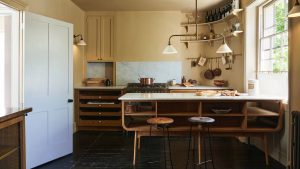 Peut-on intégrer un îlot dans une cuisine américaine ? Des experts en design d’intérieur partagent leurs conseils Peut-on intégrer un îlot dans une cuisine américaine ? Des experts en design d'intérieur partagent leurs conseils