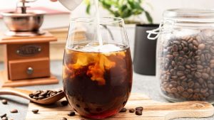 Comment faire du café infusé à froid comme les chefs Starbucks et Cordon Bleu