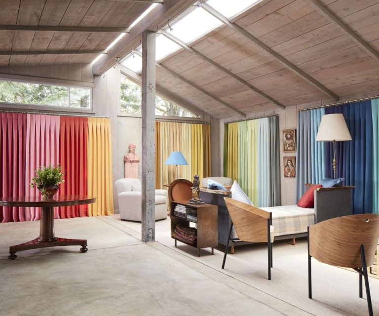 5 couleurs de rideaux à éviter dans un salon, selon les architectes d'intérieur