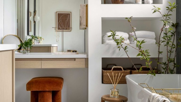 Comment organiser une salle de bain avec trop de choses