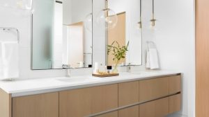 Pouvez-vous peindre des comptoirs de salle de bain?  Les peintres professionnels partagent les conseils essentiels dont vous avez besoin pour bien faire les choses