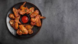 Comment faire des ailes de poulet dans une friteuse à air – cuisinez votre plat d'accompagnement préféré à la perfection