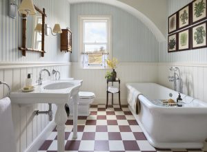 Comment déboucher une canalisation de baignoire – 5 étapes simples pour éviter une vidange lente
