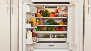 Pourquoi mon réfrigérateur fuit-il de l’eau à l’intérieur ?  Les 7 causes les plus courantes – et les solutions d'experts