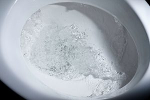 Pourquoi mes toilettes continuent-elles de fonctionner ?  Les 4 raisons pour lesquelles vous gaspillez de l'eau