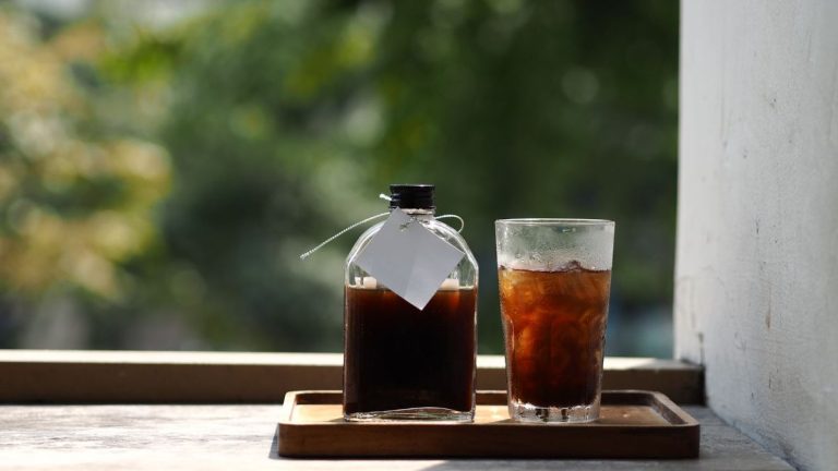 Café infusé à froid ou café glacé : quelle est la différence et lequel est le meilleur ?