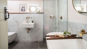 De quel espace avez-vous besoin entre une douche et des toilettes ?  Les experts mettent en garde contre cette erreur de rénovation courante
