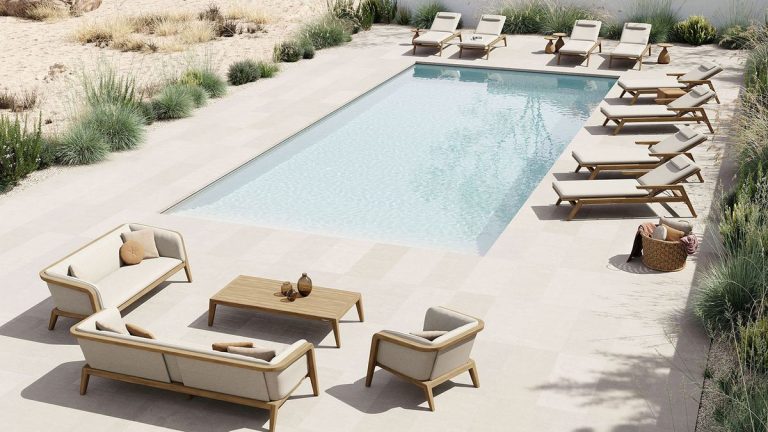 Comment cacher les équipements de piscine – 6 astuces de rangement pour un bord de piscine épuré