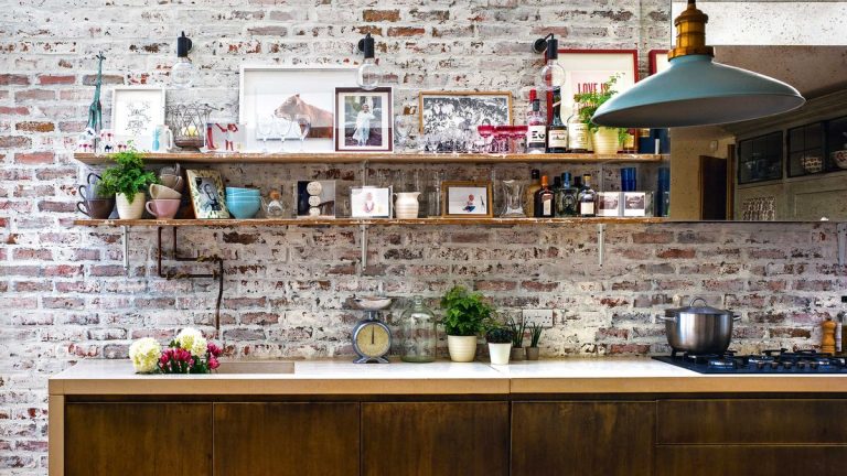 Comment organiser les étagères de cuisine comme un designer – 7 façons de surélever votre présentoir