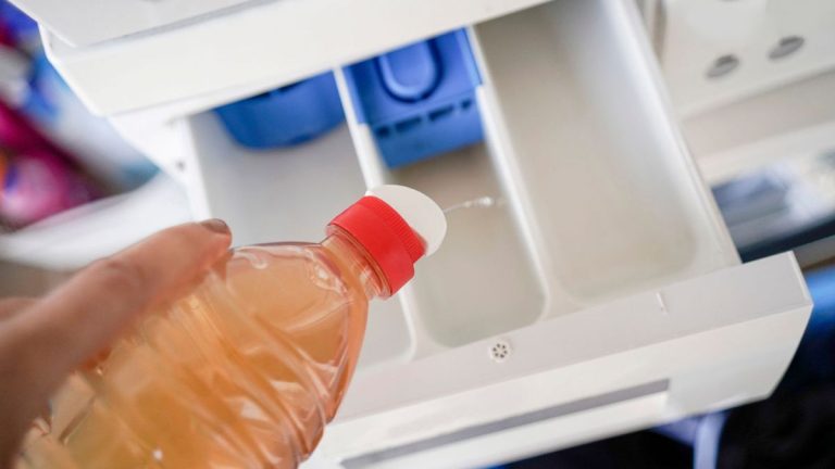 Quelle quantité de vinaigre pour nettoyer une machine à laver ? Et comment une erreur peut ruiner votre laveuse Quelle quantité de vinaigre pour nettoyer une machine à laver ? Et comment une erreur peut ruiner votre laveuse
