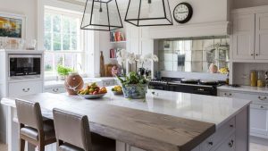 Votre îlot de cuisine devrait-il avoir des sièges ? Les faits et les avertissements que les concepteurs pensent que vous devriez connaître Votre îlot de cuisine devrait-il avoir des sièges ? Les faits et les avertissements que les concepteurs pensent que vous devriez connaître