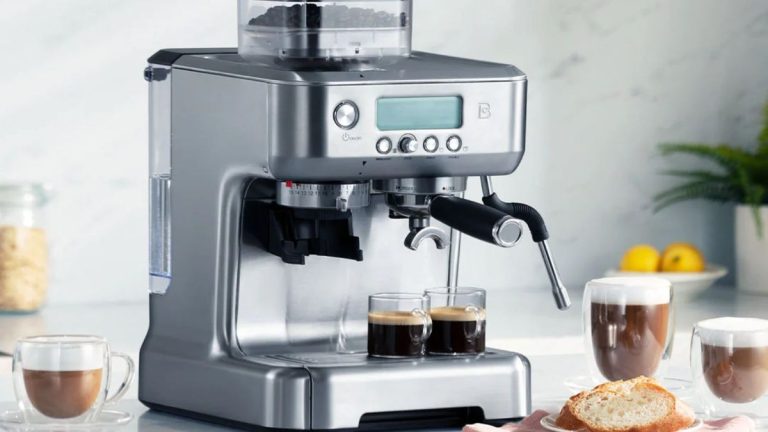 Casabrews 5700 Pro : TikTok a-t-il trouvé la meilleure machine à expresso ?