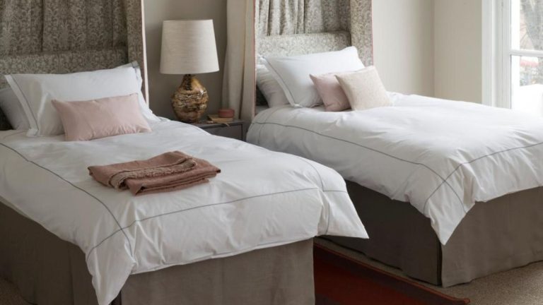 Meilleur surmatelas pour lits de dortoir 2023 : certifié pour un bon sommeil sur le campus