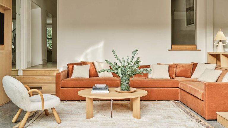 Idées de salon en contrebas – 5 façons d’introduire ce style de design central du milieu du siècle dans votre maison