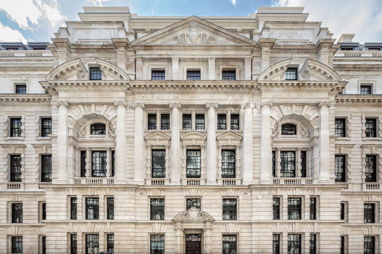 À l’intérieur du QG de guerre de Churchill – un appartement luxueux et plein de surprises À l'intérieur du QG de guerre de Churchill – un appartement luxueux et plein de surprises