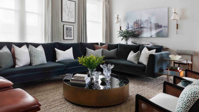 Ce pied-à-terre aéré de Londres présente la magnifique collection d'œuvres d'art du propriétaire