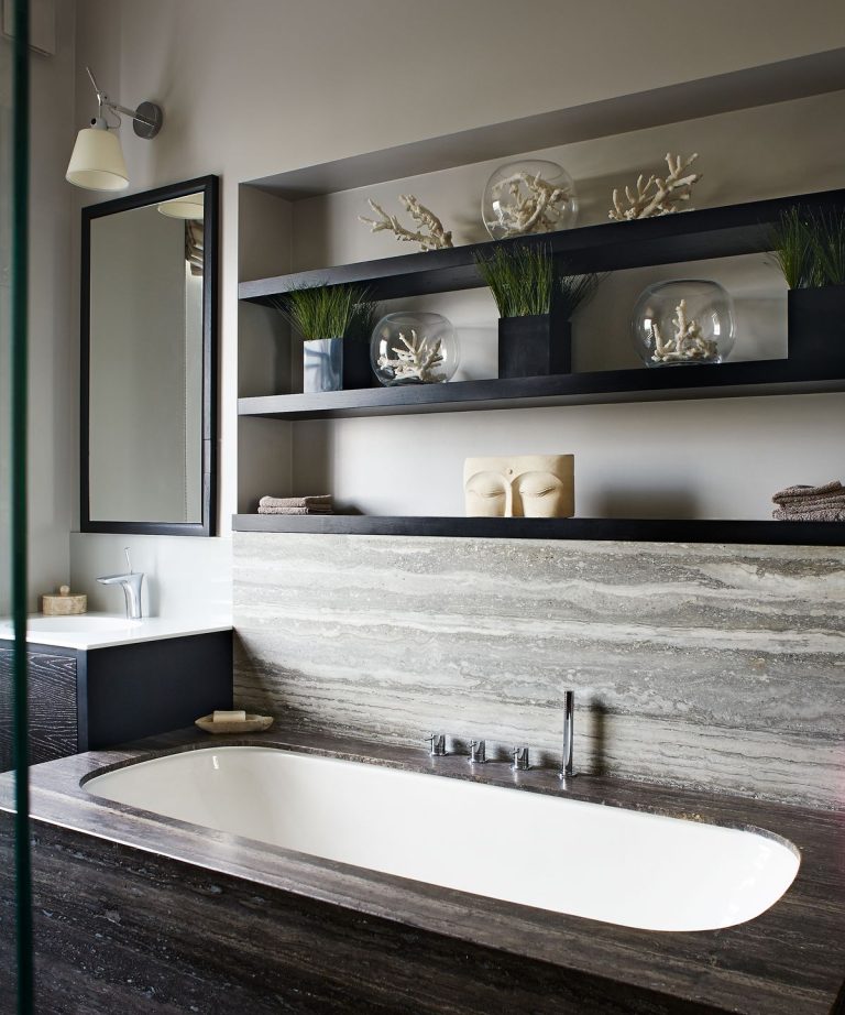 Organiser les étagères de la salle de bain – 10 stratégies intelligentes d’édition et d’agencement Organiser les étagères de la salle de bain – 10 stratégies intelligentes d’édition et d’agencement