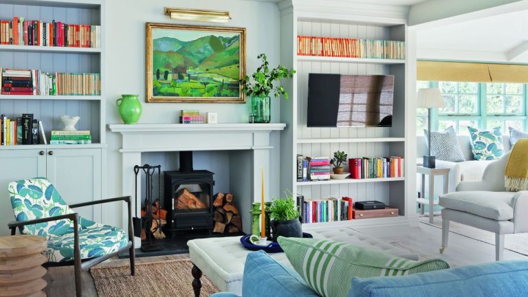 Ce chalet de campagne coloré et joyeux démontre que la charité commence à la maison Ce chalet de campagne coloré et joyeux démontre que la charité commence à la maison