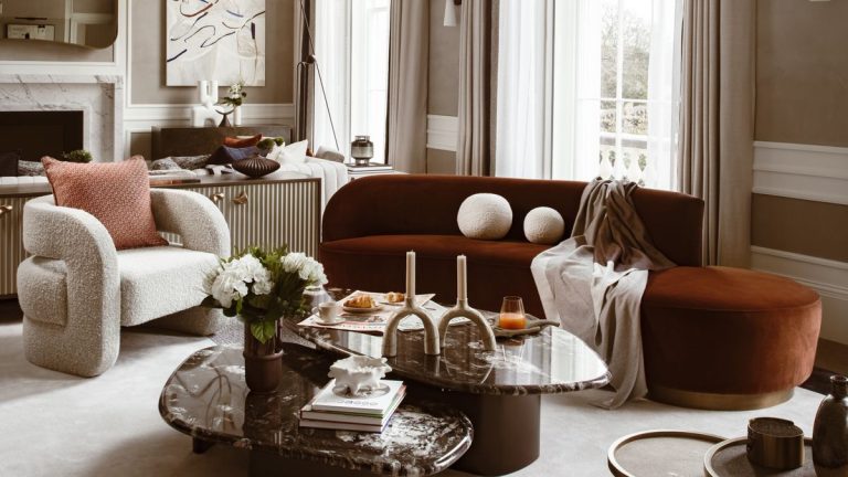 L'intérieur époustouflant de cet appartement d'époque est parfait pour travailler et jouer