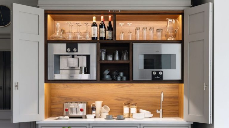 Comment concevoir une station à café – en 5 étapes faciles réalisées par des experts en cuisine