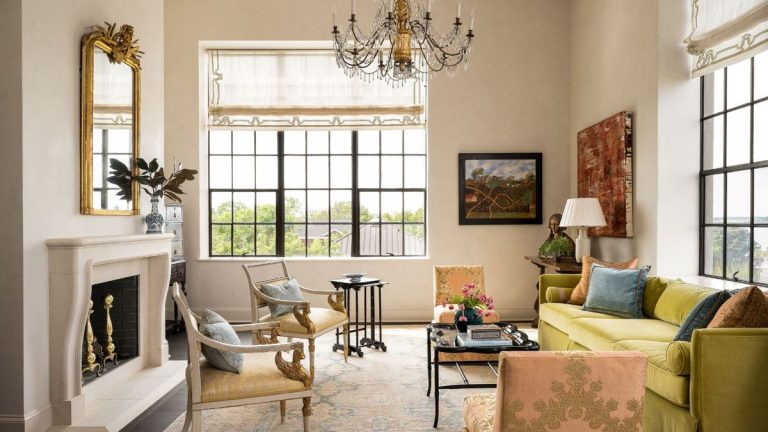 10 leçons de design transitionnel que nous avons apprises de ce luxueux penthouse qui allie antiquités et décoration contemporaine 10 leçons de design transitionnel que nous avons apprises de ce luxueux penthouse qui allie antiquités et décoration contemporaine