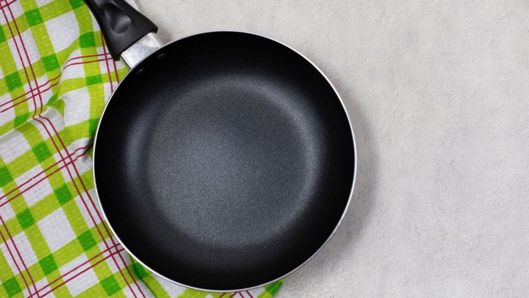 Faut-il vraiment acheter des poêles antiadhésives ? Conseils d’experts sur des casseroles étonnamment controversées Faut-il vraiment acheter des poêles antiadhésives ? Conseils d'experts sur des casseroles étonnamment controversées