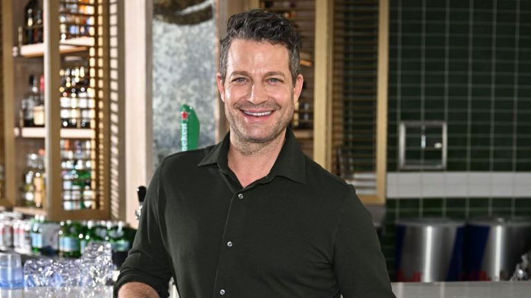 Il n'y a pratiquement pas d'articles Nate Berkus à vendre cette période des fêtes – à l'exception de notre couverture préférée.