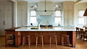 Comment choisir un aménagement de cuisine pour tirer le meilleur parti de votre espace, selon des experts en design Comment choisir un aménagement de cuisine pour tirer le meilleur parti de votre espace, selon des experts en design