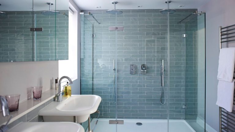 Comment nettoyer une douche – 8 étapes simples pour un espace de douche impeccable Comment nettoyer une douche – 8 étapes simples pour un espace de douche impeccable