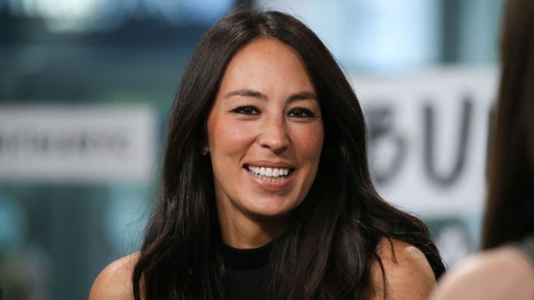 La palette de couleurs de l'entrée du château de Joanna Gaines est le doux « clin d'œil à la nature » que nous devrions tous reproduire en 2024.
