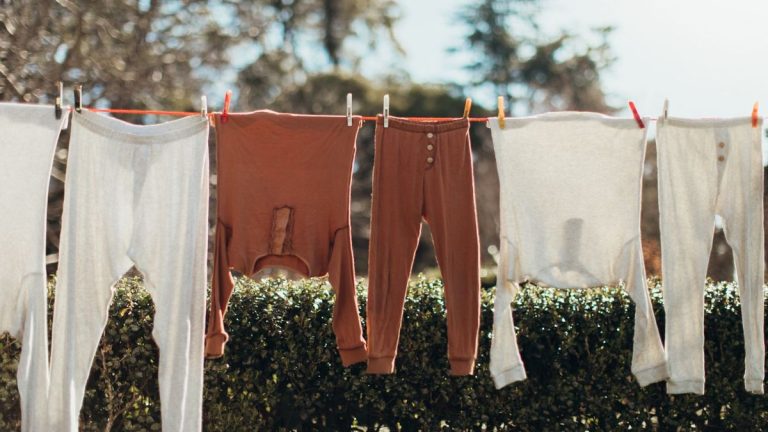 Les avantages du séchage du linge à l’air libre – 5 raisons de repenser votre sèche-linge ce printemps