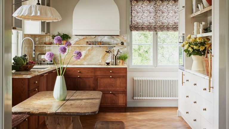 5 façons d’organiser une cuisine de style champêtre – maintenir l’ordre sans sacrifier le charme d’antan