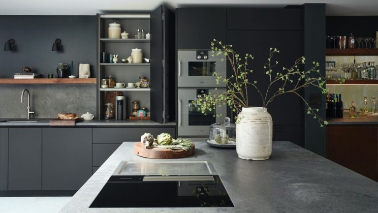 Idées de cuisine gris foncé – 10 looks sophistiqués et intemporels Idées de cuisine gris foncé – 10 looks sophistiqués et intemporels