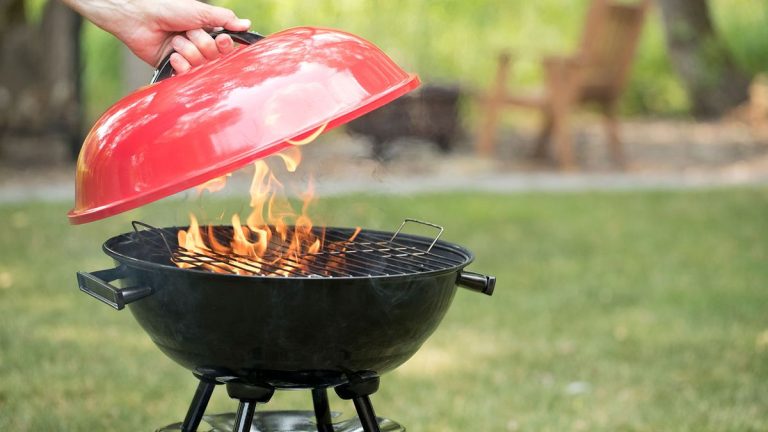 Combien devriez-vous dépenser pour un barbecue au charbon de bois ?