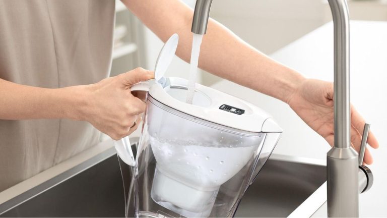 Faut-il utiliser de l’eau filtrée pour le café ? Nous explorons la différence que l'eau peut faire dans votre tasse du matin Faut-il utiliser de l’eau filtrée pour le café ? Nous explorons la différence que l'eau peut faire dans votre tasse du matin