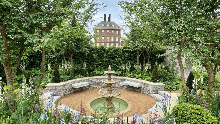 « Ce jardin est pour les giroflées » – Le jardin Bridgerton capture le romantisme de l'époque de la Régence au RHS Chelsea Flower Show « Ce jardin est pour les giroflées » – Le jardin Bridgerton capture le romantisme de l'époque de la Régence au RHS Chelsea Flower Show