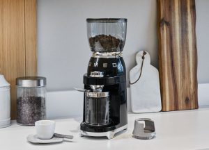Test du moulin à café Smeg : pour 300$, ils sont à bout ?