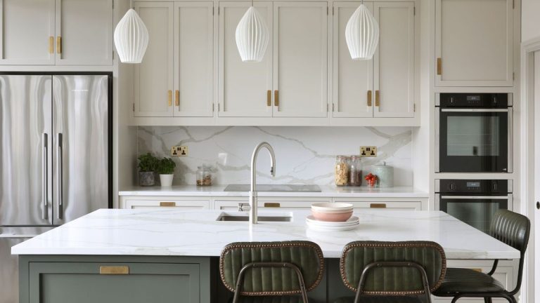 Je suis ces 12 étapes simples à chaque fois que je nettoie après le dîner – ma cuisine reste impeccable Gardez votre plaque de cuisson en céramique comme neuve grâce à ces 5 conseils de nettoyage d'experts
