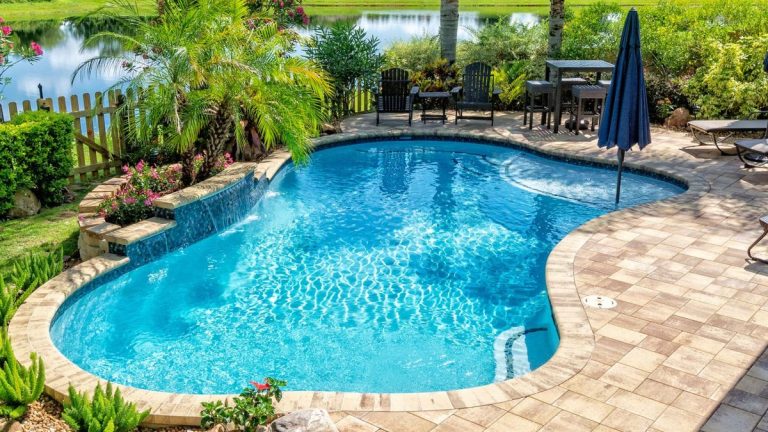 Pourquoi mon amortisseur de piscine ne fonctionne-t-il pas ? Une solution facile par un pro Pourquoi mon amortisseur de piscine ne fonctionne-t-il pas ? Une solution facile par un pro