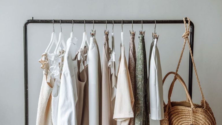 Comment éliminer l’odeur de poisson des vêtements – 3 conseils de lessive d’experts Comment éliminer l'odeur de poisson des vêtements – 3 conseils de lessive d'experts