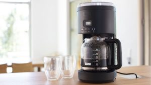 Est-ce la meilleure cafetière filtre de base ?  Examen de la cafetière programmable Bodum