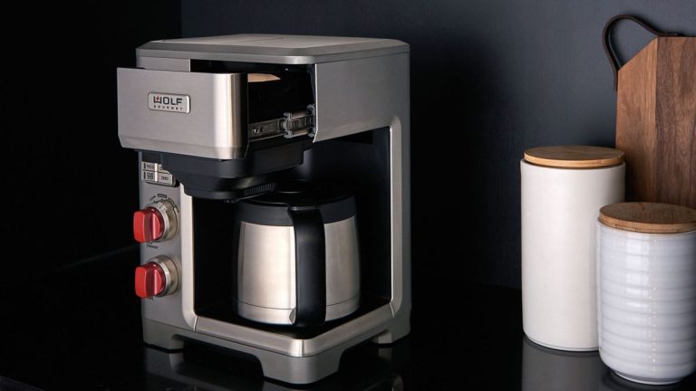 Examen du système de cafetière programmable Wolf Gourmet – l'un des luxes de la vie