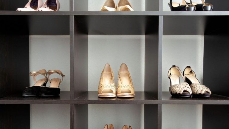 Comment éliminer la moisissure des chaussures – 5 options simples pour la toile, le cuir et d’autres matériaux Comment éliminer la moisissure des chaussures – 5 options simples pour la toile, le cuir et d’autres matériaux