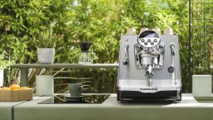 Avez-vous besoin de dépenser 6 000 $ pour une cafetière ?  Test de la machine à expresso Faemina