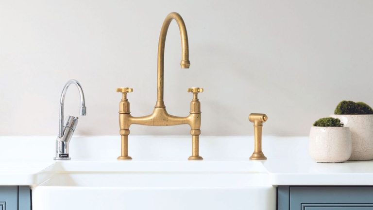 Vous ne devriez pas jeter l’huile de cuisson dans les égouts – voici ce qu’il faut faire à la place Vous ne devriez pas jeter l’huile de cuisson dans les égouts – voici ce qu’il faut faire à la place