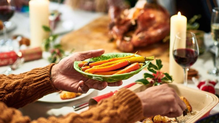 Vous souhaitez faire pousser votre propre repas de Noël ? Il n’est pas trop tard pour planter ces légumes et avoir des récoltes maison à temps pour décembre Vous souhaitez faire pousser votre propre repas de Noël ? Il n'est pas trop tard pour planter ces légumes et avoir des récoltes maison à temps pour décembre