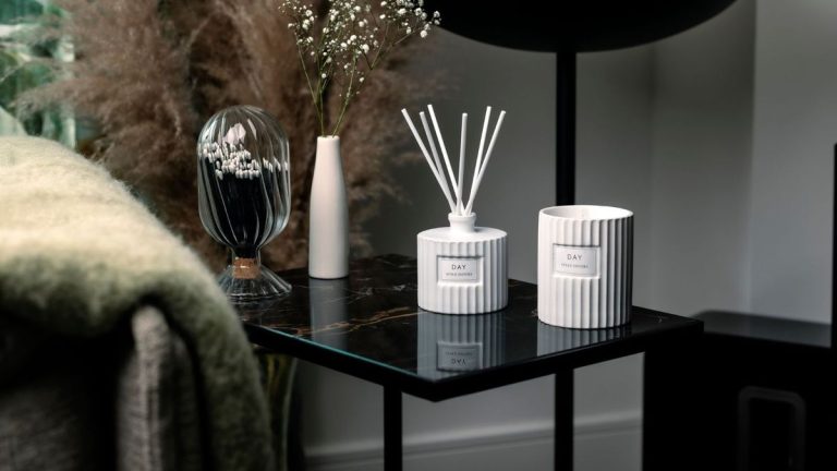 Comment donner à votre maison une odeur de luxe – 4 astuces parfumées testées et approuvées par des experts