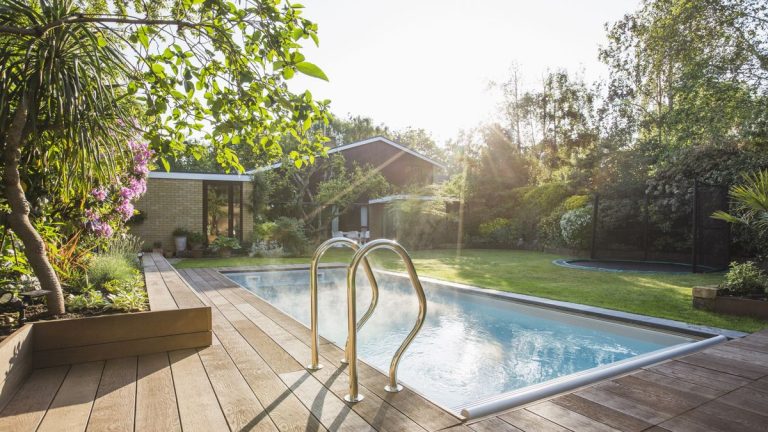 Idées de plantation pour piscine – 5 façons inspirantes de créer votre propre oasis dans votre jardin Idées de plantation pour piscine – 5 façons inspirantes de créer votre propre oasis dans votre jardin