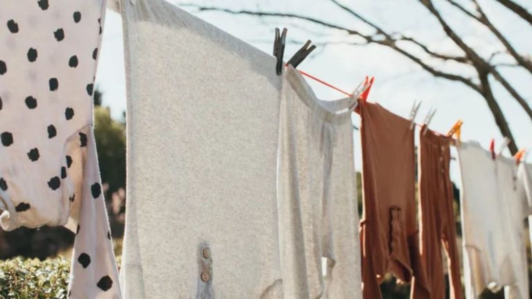 Comment tirer le meilleur parti de l’espace sur votre étendoir à linge extérieur – 6 conseils simples Comment tirer le meilleur parti de l’espace sur votre étendoir à linge extérieur – 6 conseils simples
