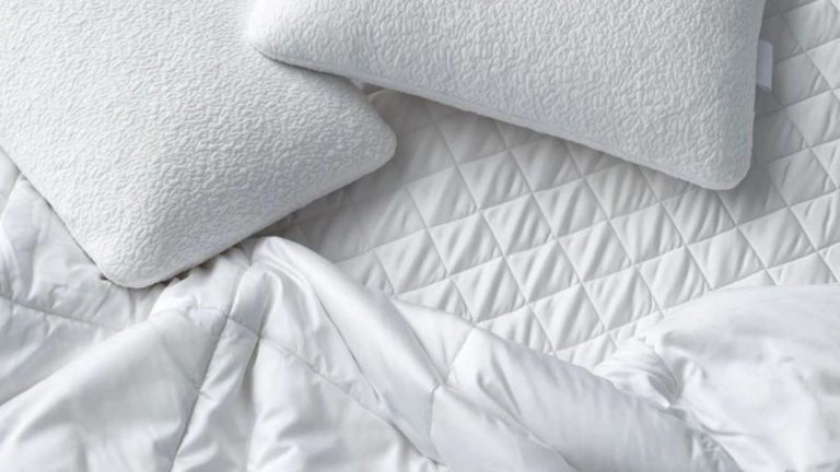 À quelle fréquence faut-il laver un protège-matelas ? Cela peut être plus fréquent que vous ne le pensez